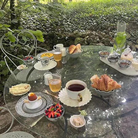 Le Clos Des Songes Bed & Breakfast